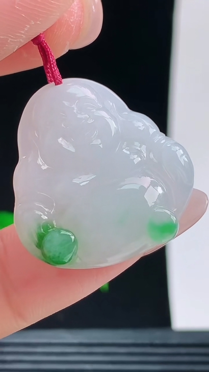 天然A货翡翠佛公吊坠，尺寸27-26.8-4.8重量:6.20g
10月9日