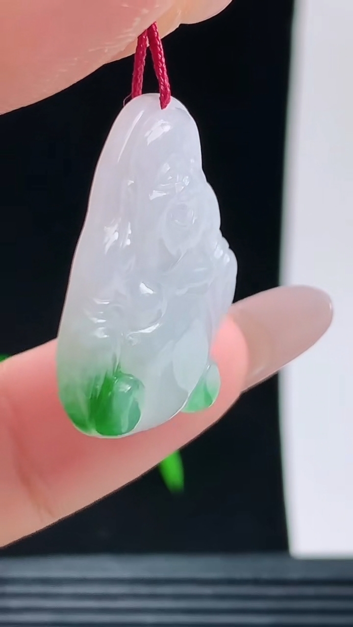 天然A货翡翠佛公吊坠，尺寸27-26.8-4.8重量:6.20g
10月9日