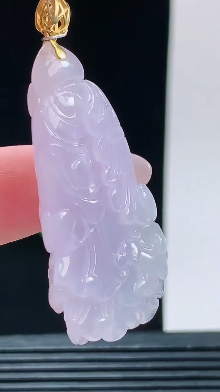 天然A货翡翠种紫罗兰白菜吊坠，尺寸41.3-23.4-11.1重量:13.03
10月9日