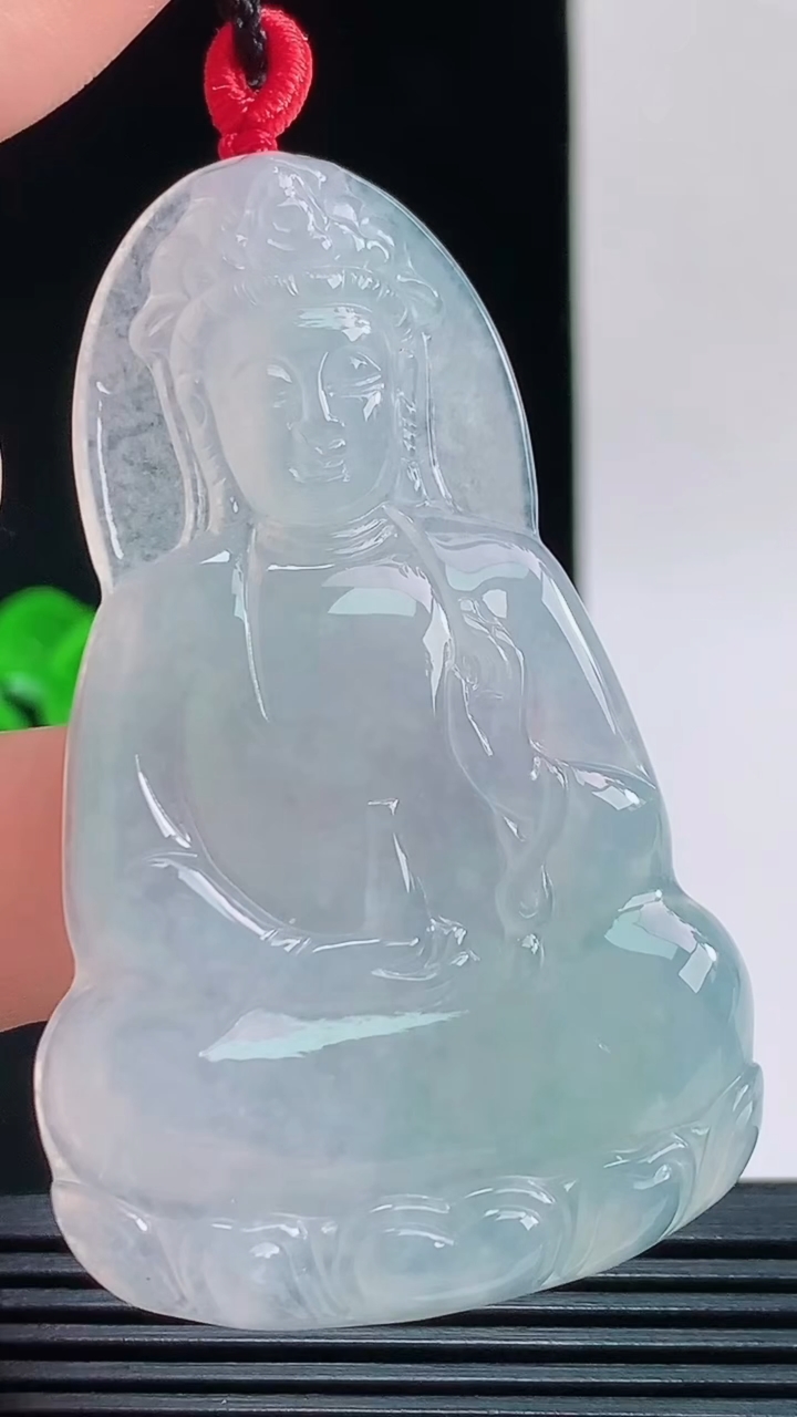 天然A货翡翠观音菩萨吊坠，尺寸58.7-36.1-5.6重量:21.03g 1010
10月10日