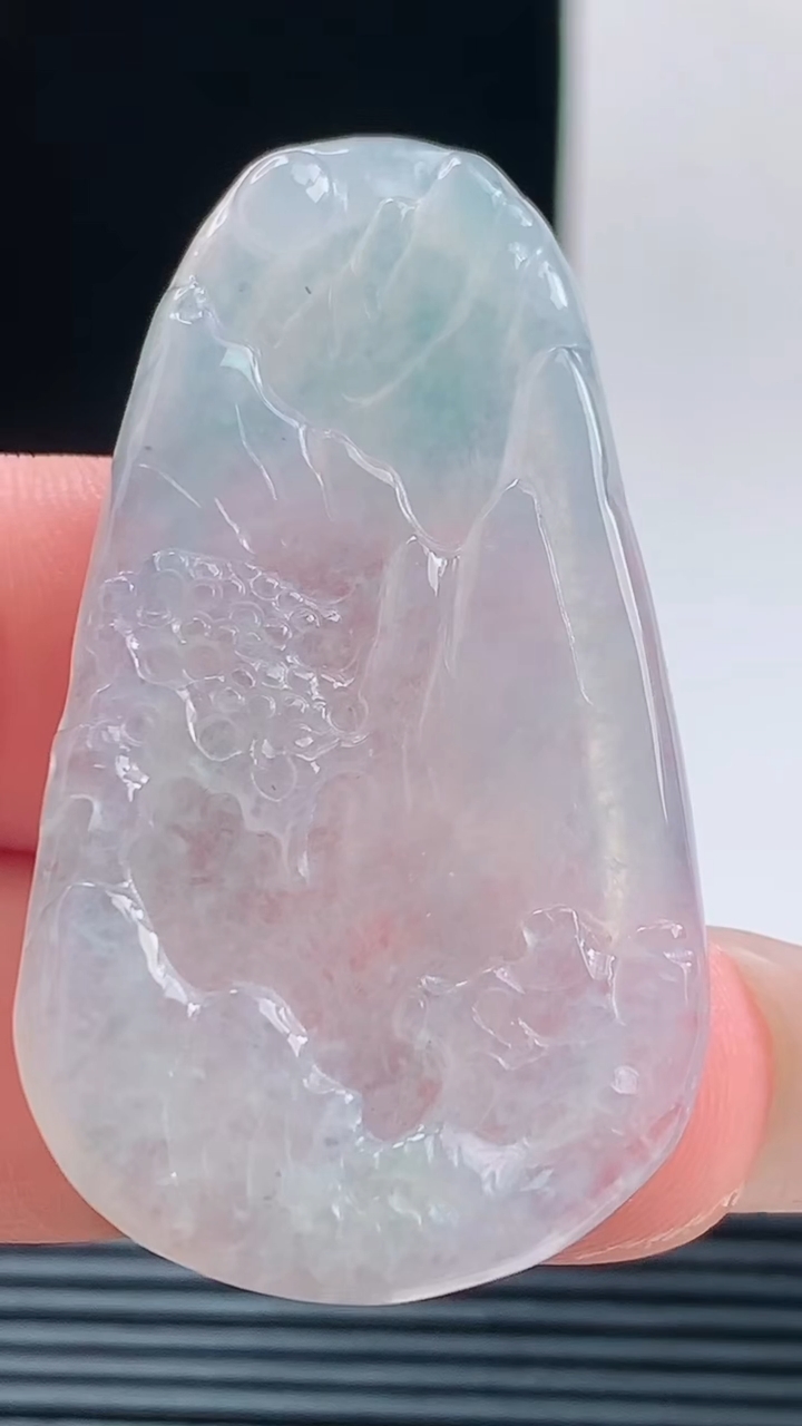 天然A货翡翠山水牌吊坠，尺寸41-21-4.8重量:10.17g h128
10月11日