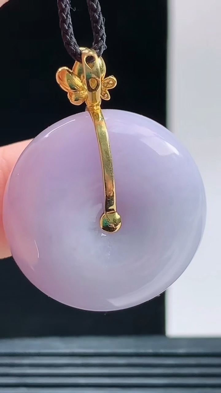 天然A货翡翠18K金紫罗兰平安扣吊坠，尺寸22-12.4重量:19.52g 1010
10月11日