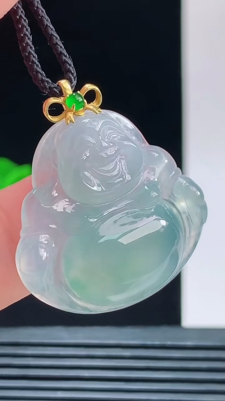 天然A货翡翠佛公吊坠，尺寸28.3-29.3-6.1重量:7.00g 1010
10月11日