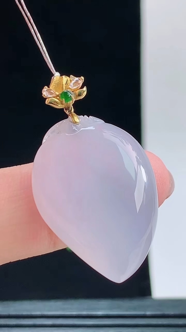 天然A货翡翠种紫罗兰福瓜吊坠，尺寸24.4-19.1-8.1重量:7.26g 1010
10月11日