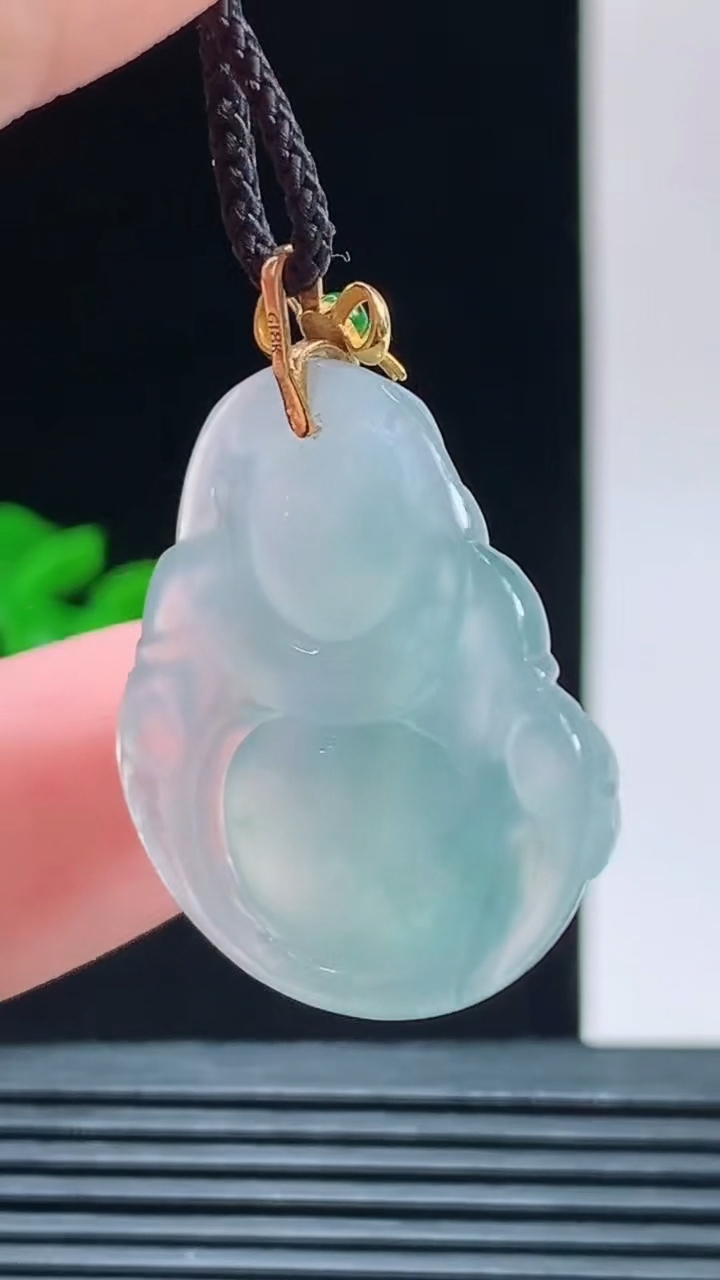 天然A货翡翠佛公吊坠，尺寸28.3-29.3-6.1重量:7.00g 1010
10月11日