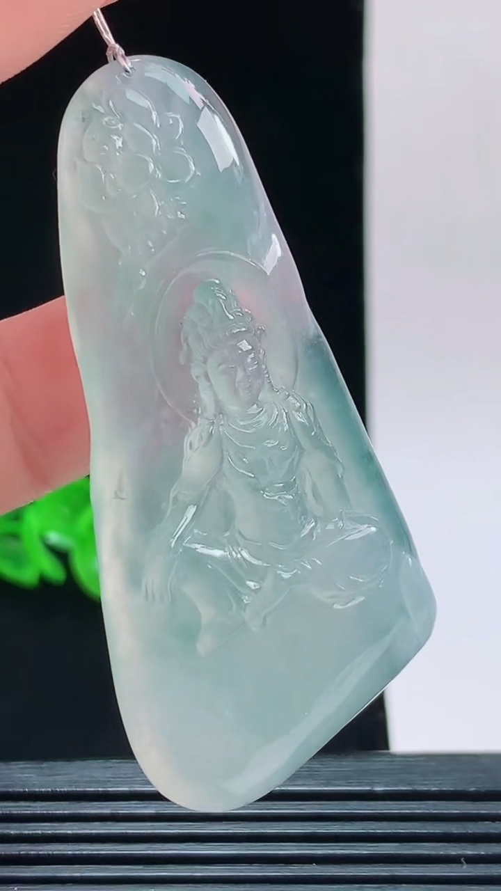 天然A货翡翠观音菩萨吊坠，尺寸60.2-28-7.8重量:22.81g 1010
10月11日