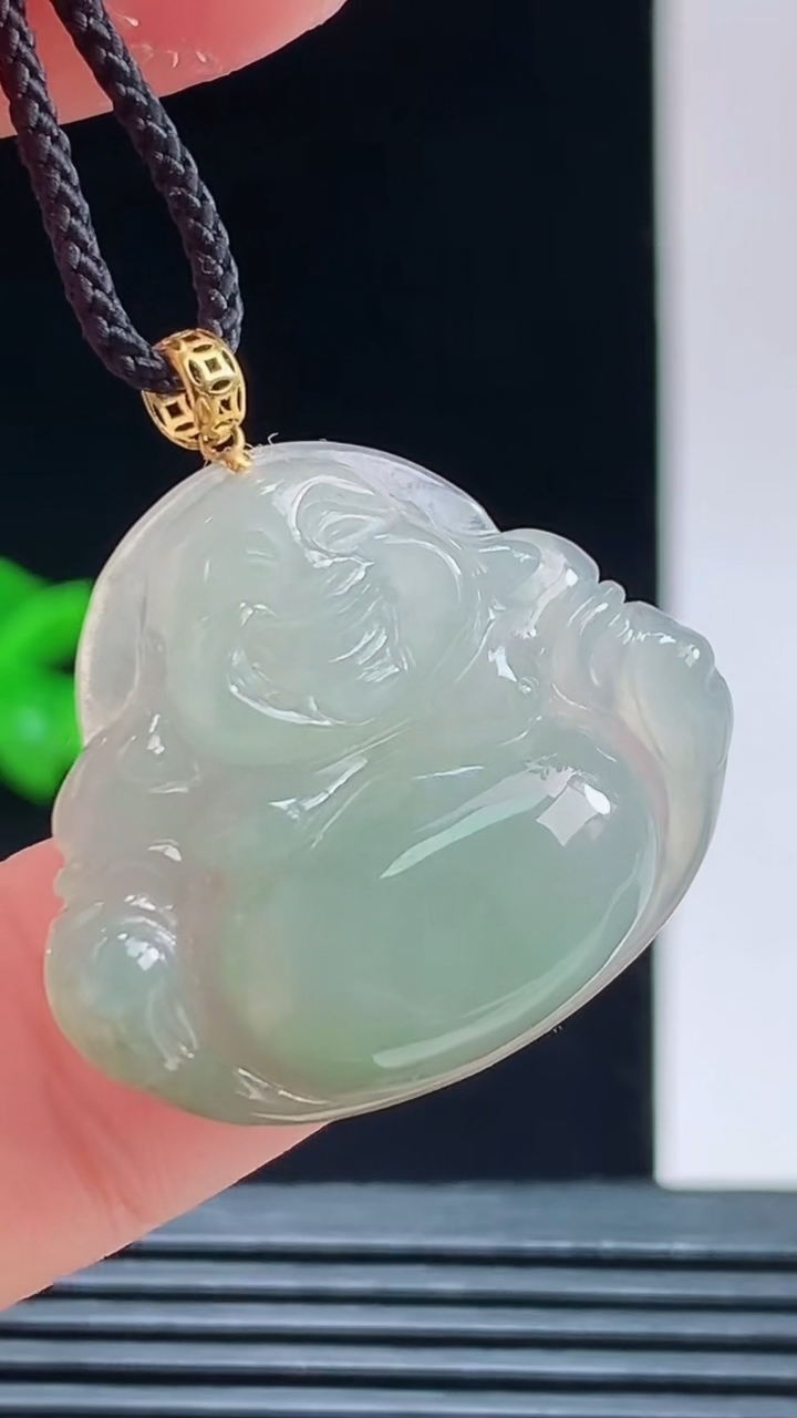 天然A货翡翠佛公吊坠，尺寸24.1-28-5.6重量:5.25g 1010
10月11日