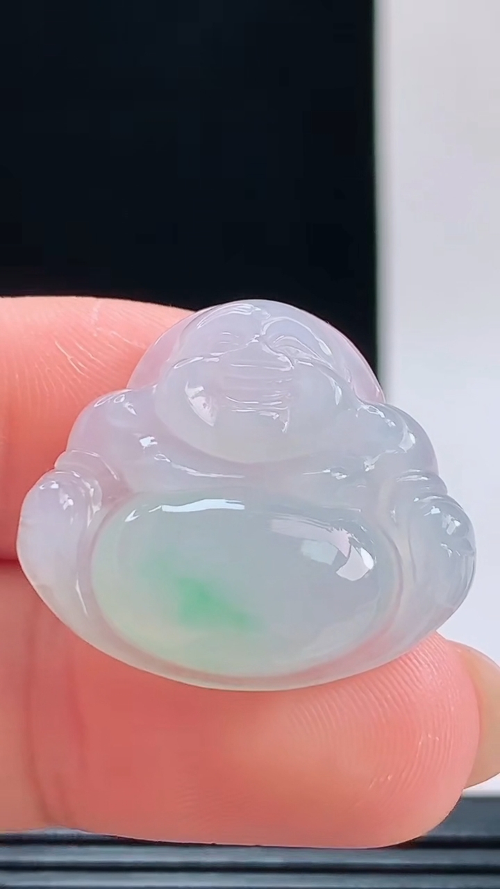 天然A货翡翠佛公吊坠，尺寸23.9-26.7-5.6重量:5.49g 1010
10月11日
