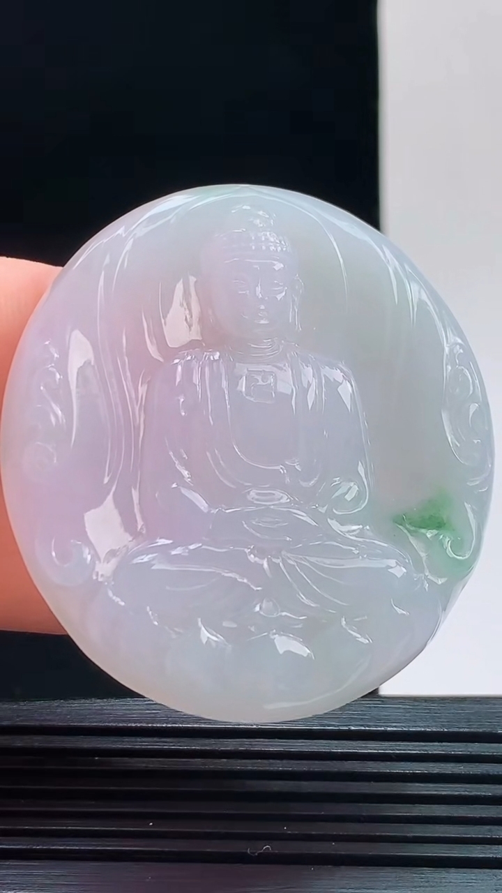 天然A货翡翠大日如来吊坠，尺寸48.9-45-5.5重量:24.03g 1010
10月11日