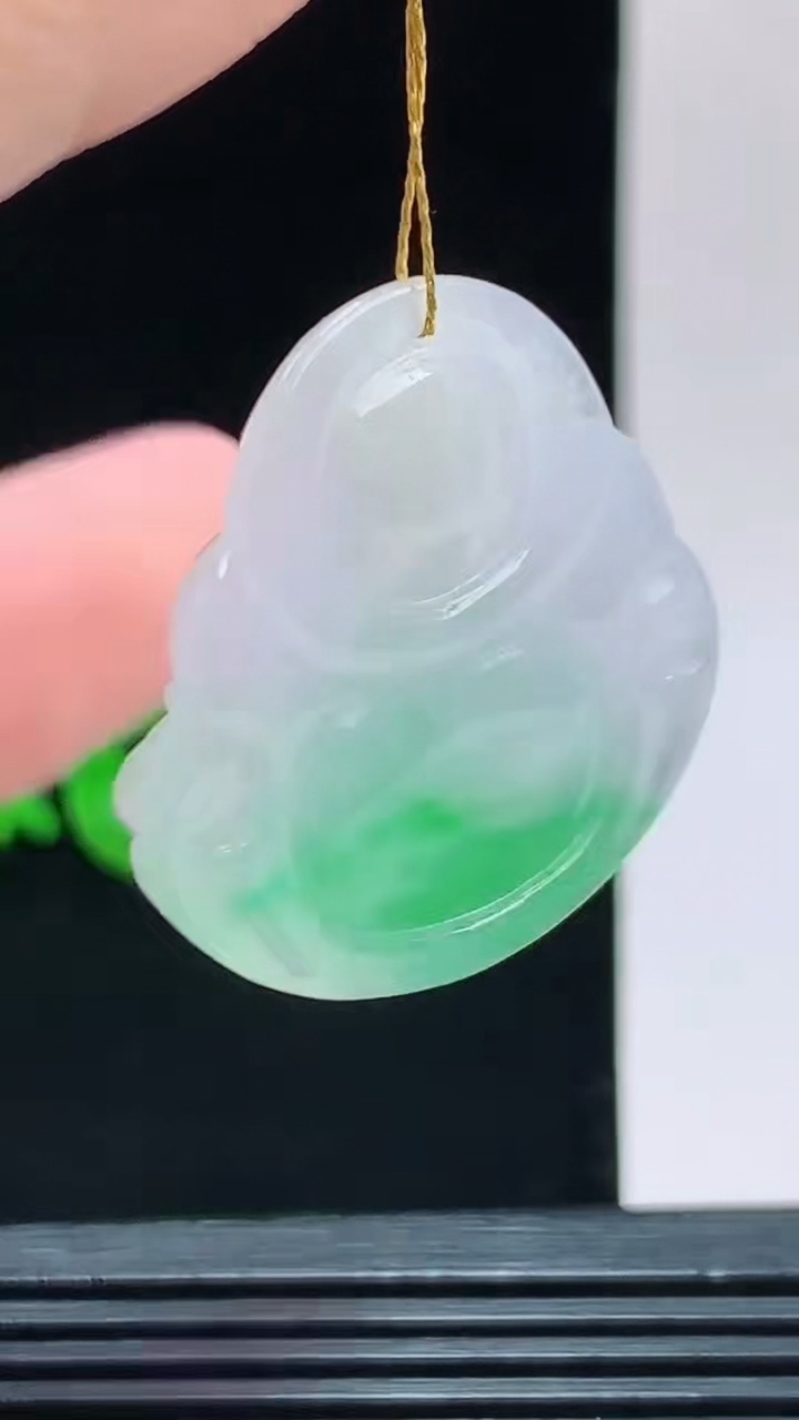 天然A货翡翠佛公吊坠，尺寸28.8-32-6.2重量:8.88g 1010
10月11日