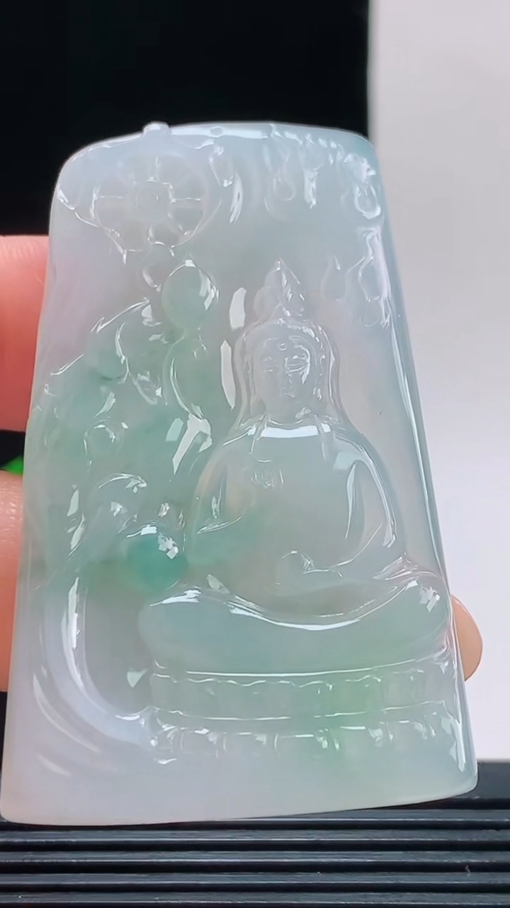 天然A货翡翠种飘花普贤菩萨吊坠，尺寸58.2-35.3-5重量:23.40g 1010
10月11日