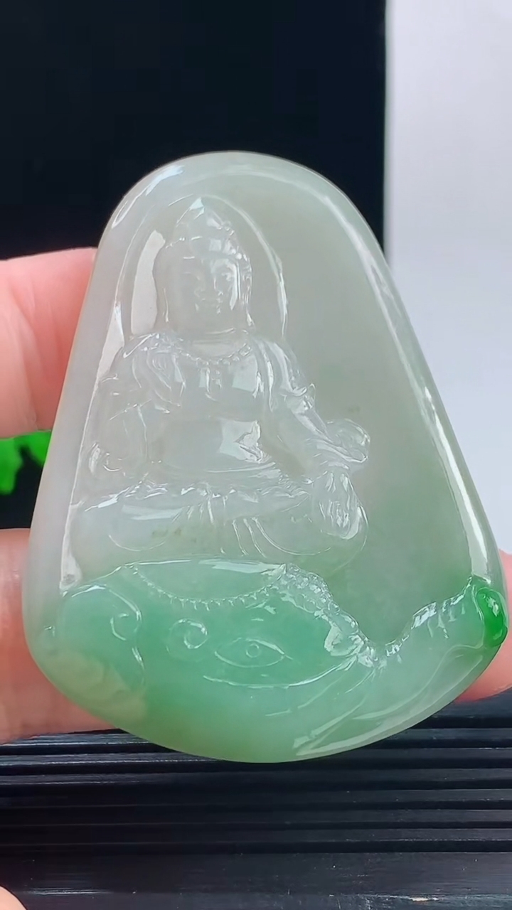 天然A货翡翠普贤菩萨吊坠，尺寸58-43-6重量:27.16g
10月11日  h001
