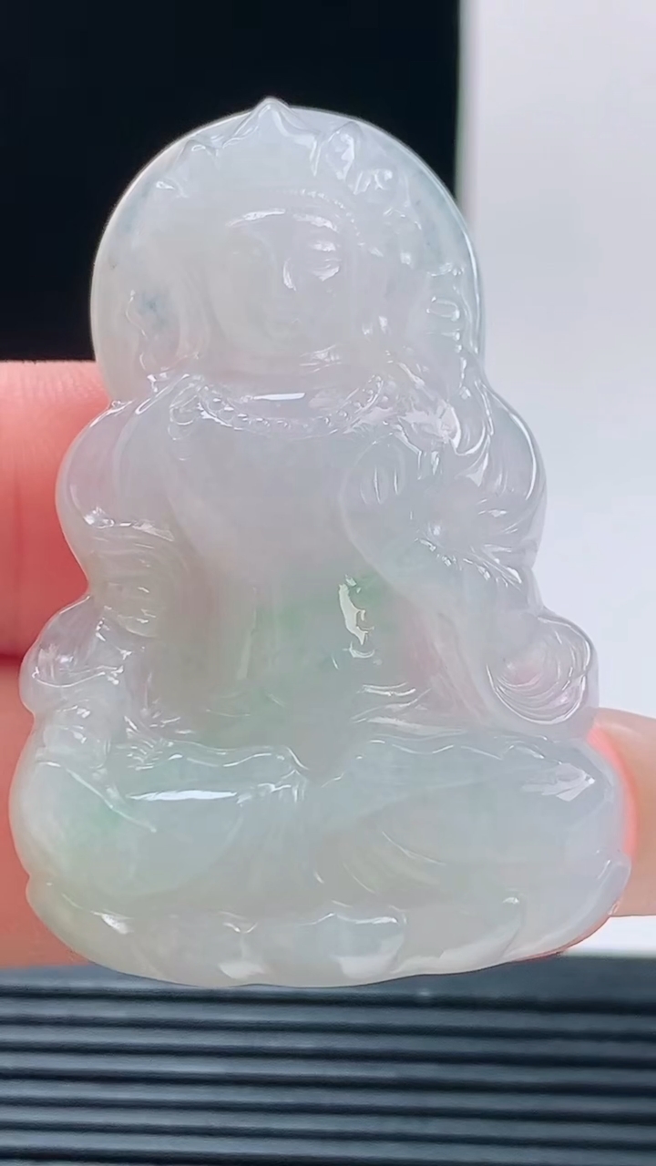 天然A货翡翠度母菩萨吊坠，尺寸46-31-6.5重量:18.45g h128
10月11日