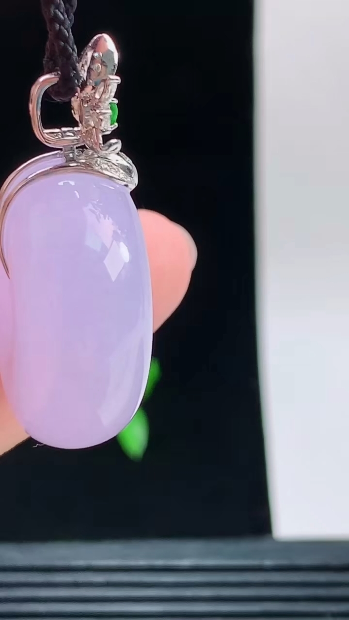 天然A货翡翠种紫罗兰平安扣吊坠，尺寸25-11.2重量:16.92g 1010
10月11日