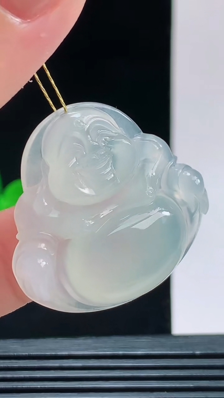 天然A货翡翠佛公吊坠，尺寸31.3-33.5-6.8重量:10.32g 1010
10月11日