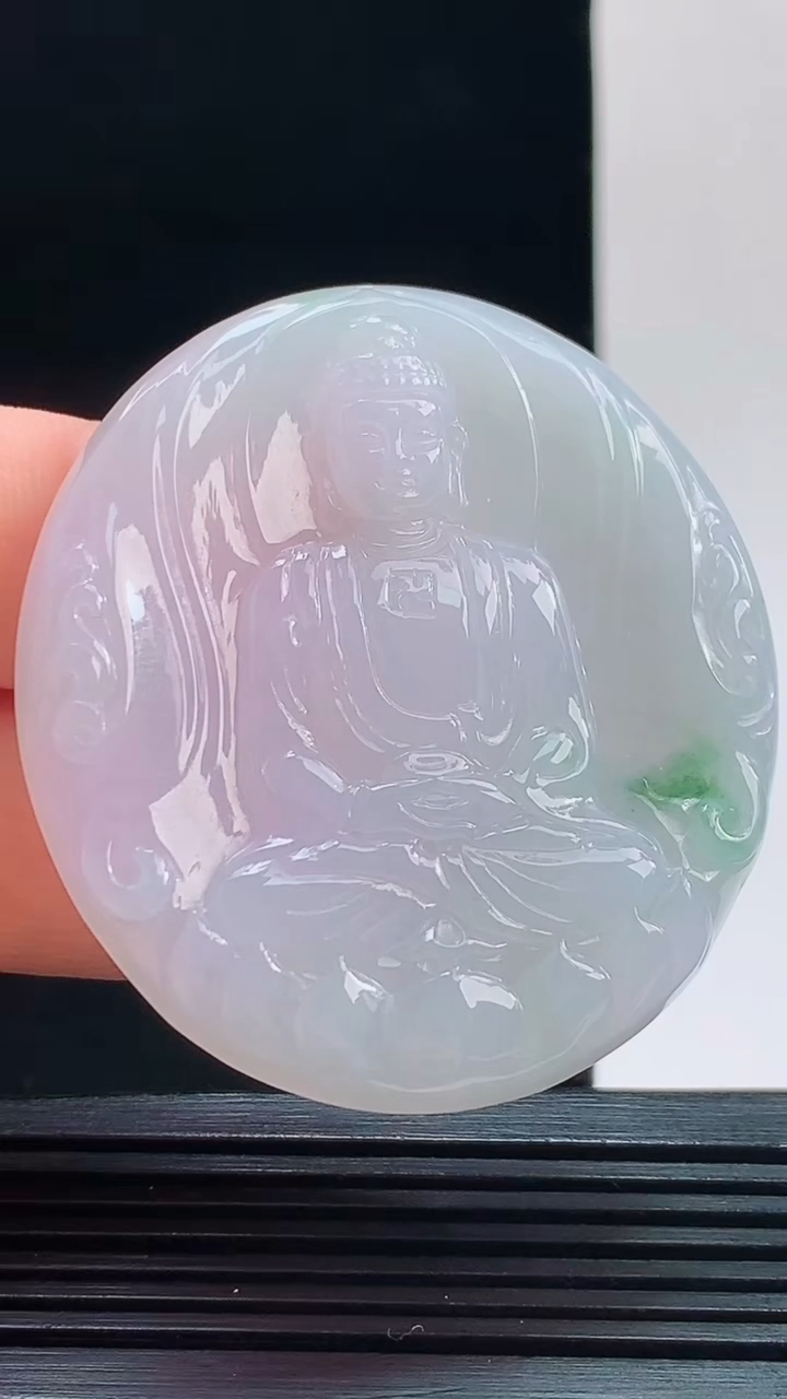 天然A货翡翠大日如来吊坠，尺寸48.9-45-5.5重量:24.03g 1010
10月11日