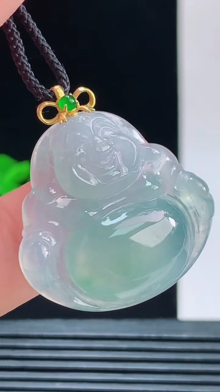 天然A货翡翠佛公吊坠，尺寸28.3-29.3-6.1重量:7.00g 1010
10月11日