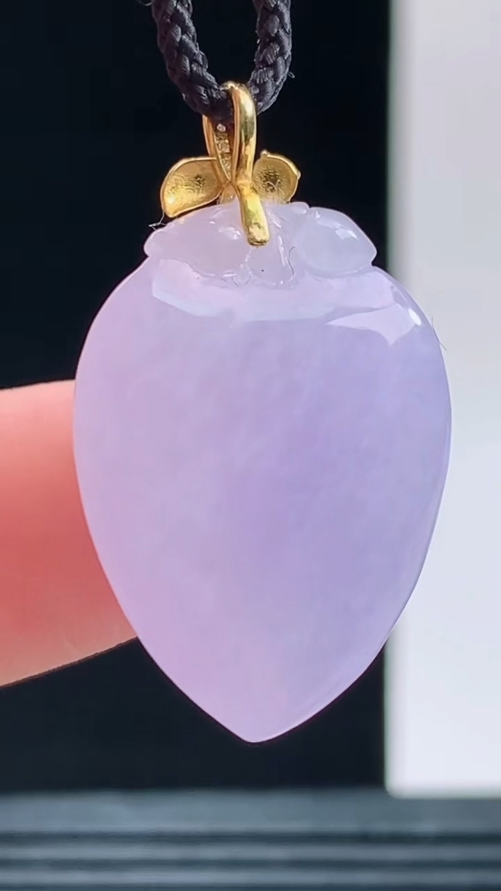 天然A货翡翠18K金紫罗兰寿桃吊坠，尺寸25.6-17.7-9重量:6.42g 1010
10月11日