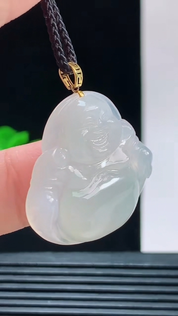 天然A货翡翠佛公吊坠，尺寸26.3-30-6重量:7.22g 1010
10月11日