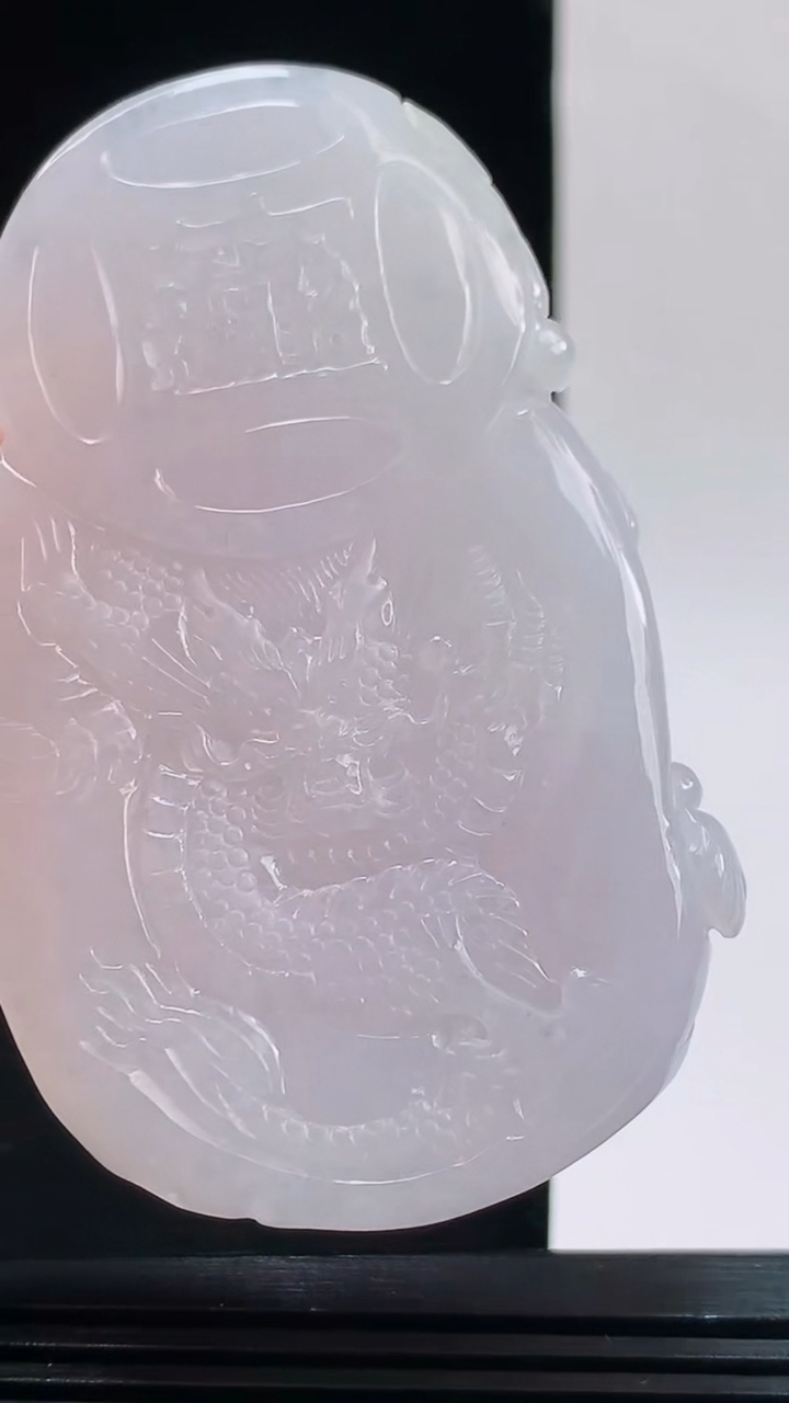 天然A货翡翠财神爷吊坠，尺寸69.2-40.2-9.6重量:50.13g 1010
10月11日