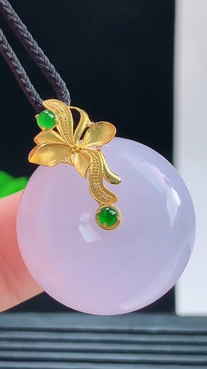 天然A货翡翠18K金紫罗兰平安扣吊坠，尺寸23.5-12.4重量:13.66g 1010
10月11