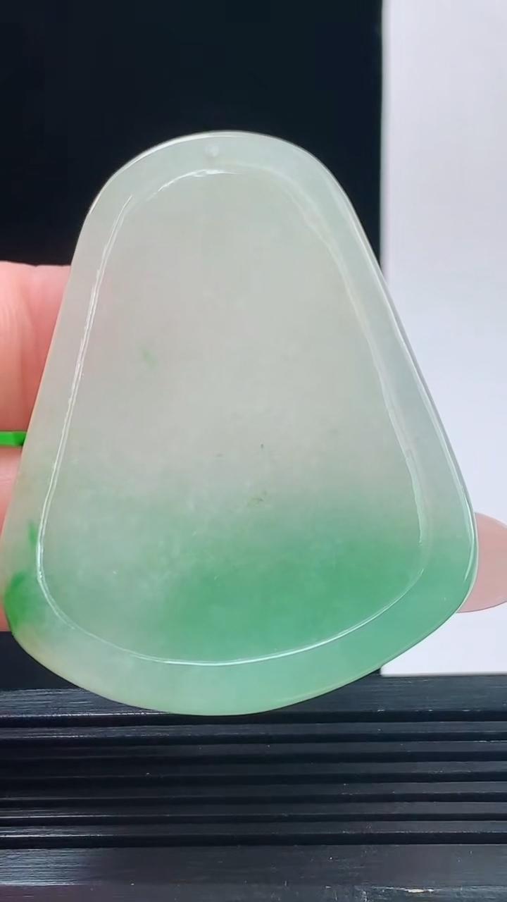 天然A货翡翠普贤菩萨吊坠，尺寸58-43-6重量:27.16g
10月11日  h001