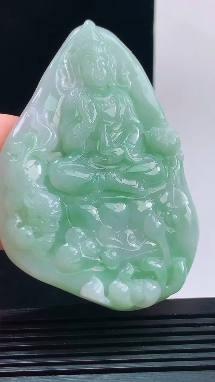 天然A货翡翠文殊菩萨吊坠，尺寸75.4-52-8.5重量:60.71g
10月11日  h001