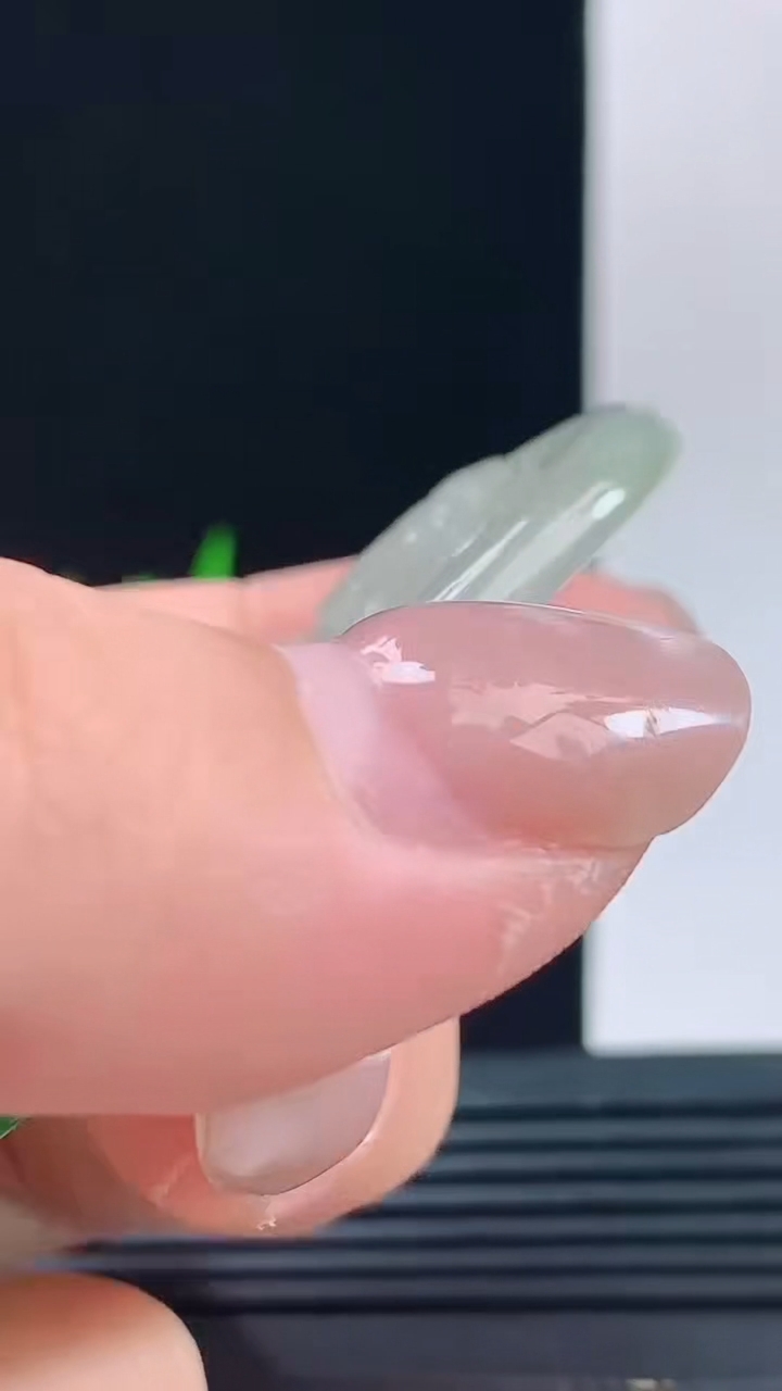 天然A货翡翠普贤菩萨吊坠，尺寸58-43-6重量:27.16g
10月11日  h001