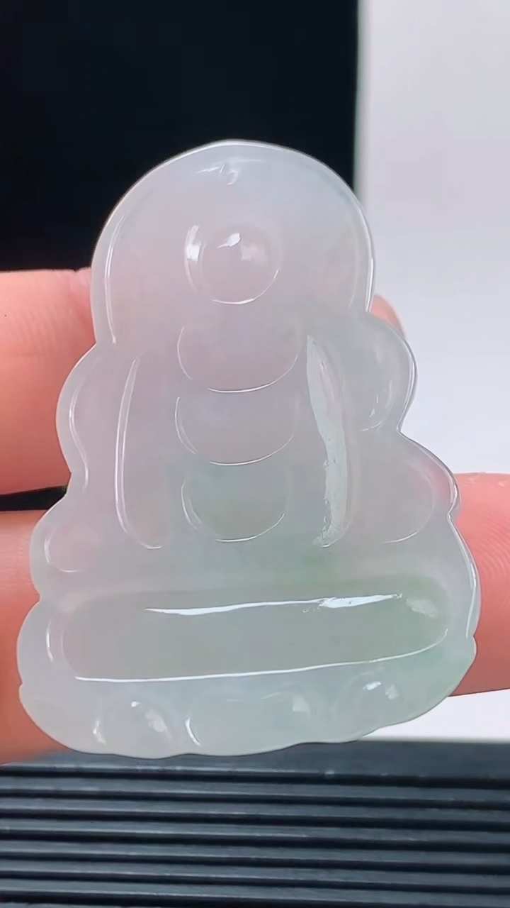 天然A货翡翠度母菩萨吊坠，尺寸46-31-6.5重量:18.45g h128
10月11日
