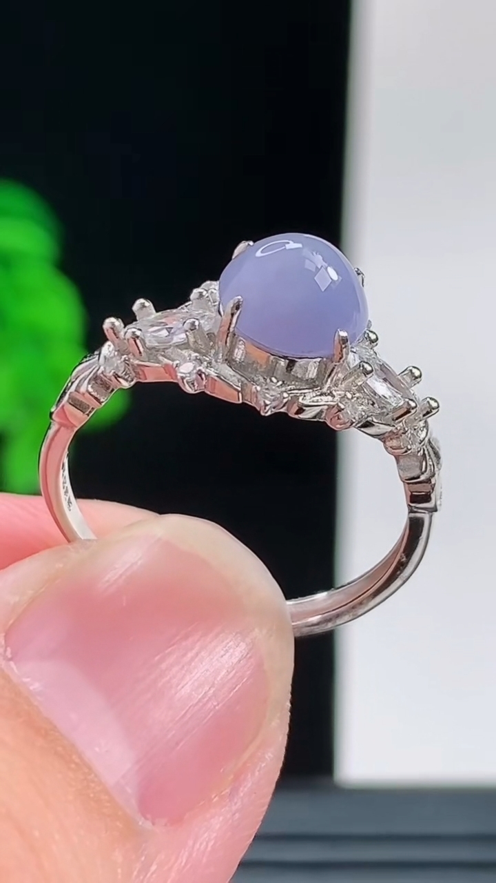 天然A货翡翠925银紫罗兰蛋面戒指，尺寸17.5裸石5.7-6重量:2.17g2026年10月11日