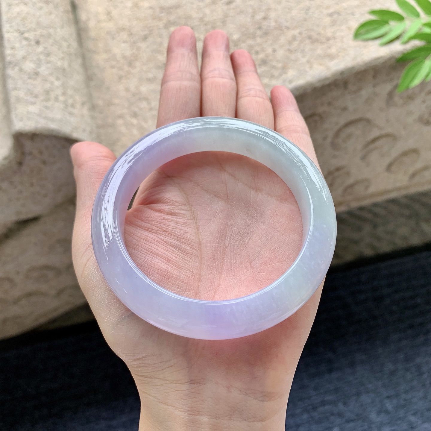 正圈58 59 圈口59.3/12/9.7 编码QX092413 春彩，水润，种老，细腻，无裂