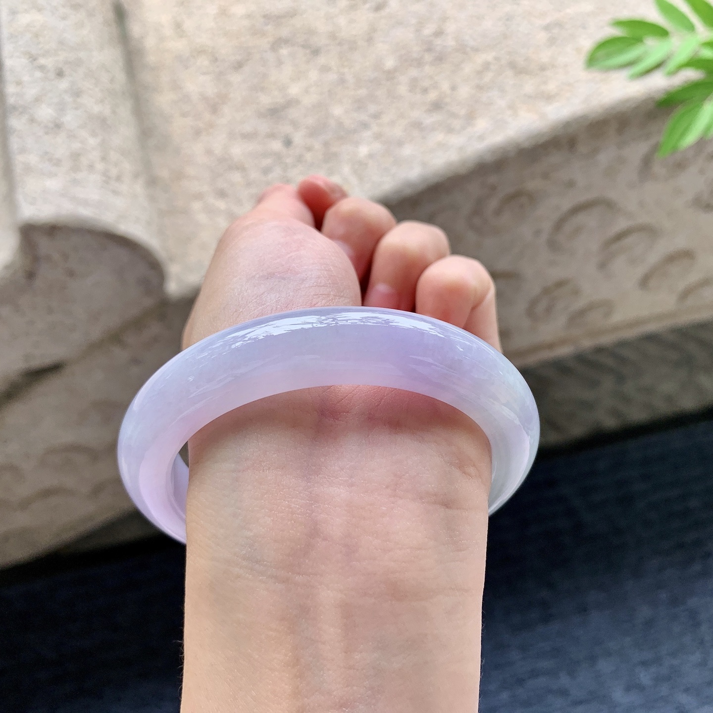正圈58 59 圈口59.3/12/9.7 编码QX092413 春彩，水润，种老，细腻，无裂