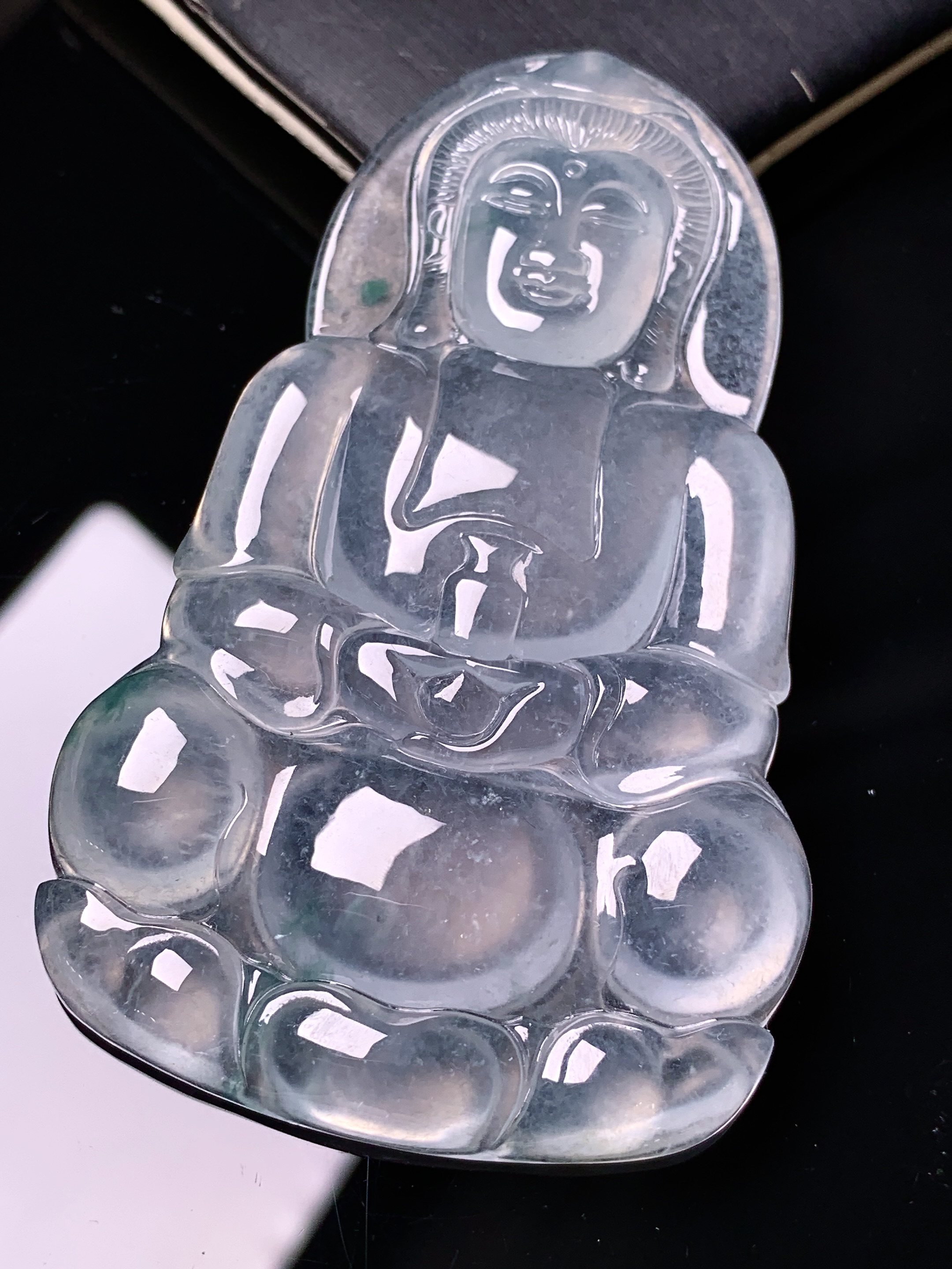 冰种观音菩萨吊坠 玉质细腻 色泽艳丽清新 水润亮眼 整体尺寸66.6*41.8*5.8 a8