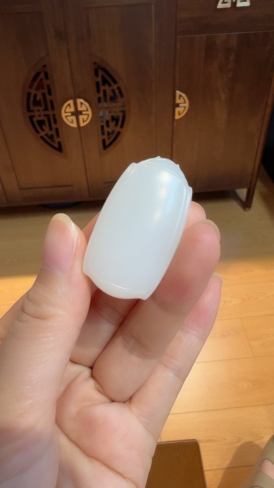 小精品｜平安无事牌
白细油 厚实饱满 牌型佩戴很赞

重22.6克 尺寸40*23*12.6m m