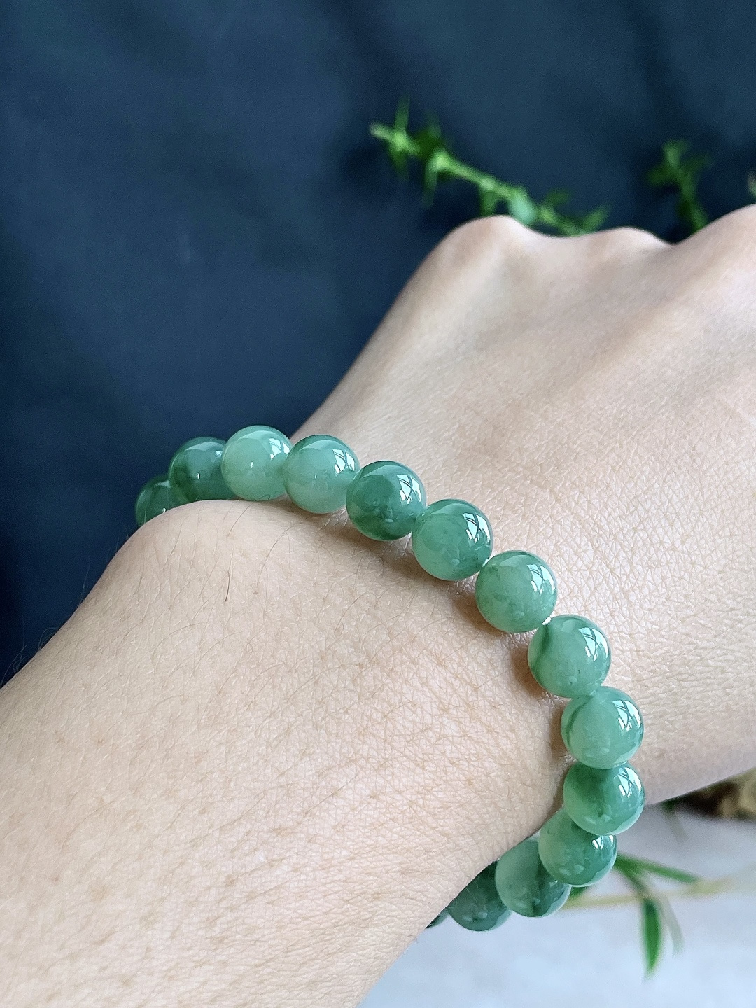 【珠子】冰种飘花手链圆珠珠子手链 【说明】缅甸 性比高 【尺寸】8.6mm 【重量】24克
