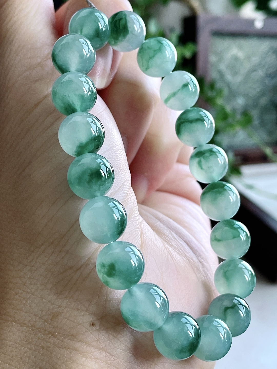 【珠子】冰种飘花手链圆珠珠子手链 【说明】缅甸 性比高 【尺寸】9.8mm 【重量】32.7克