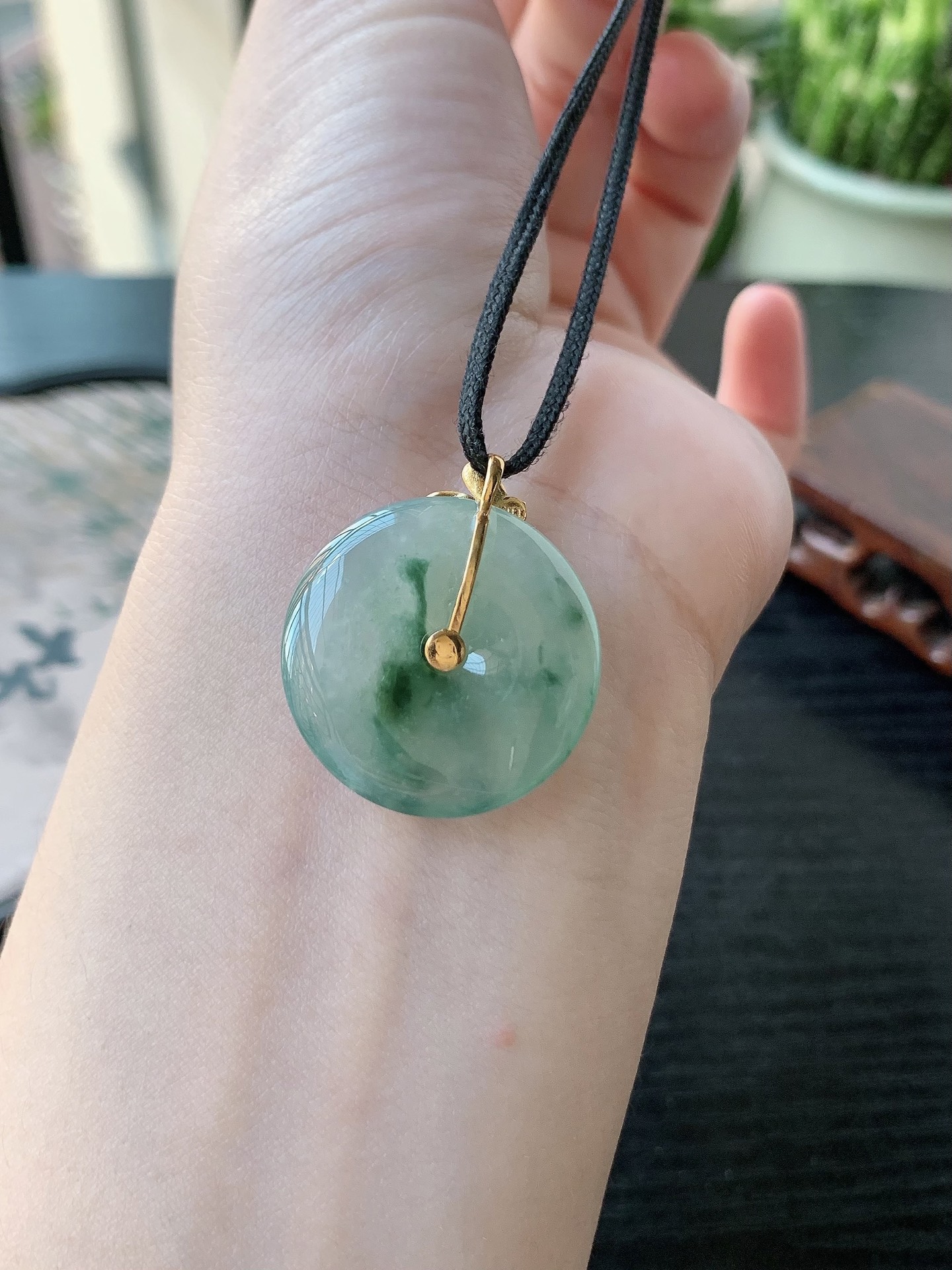 18k金镶嵌老坑冰种胶感飘蓝花平安扣吊坠 裸石尺寸:25.5-5.5mm