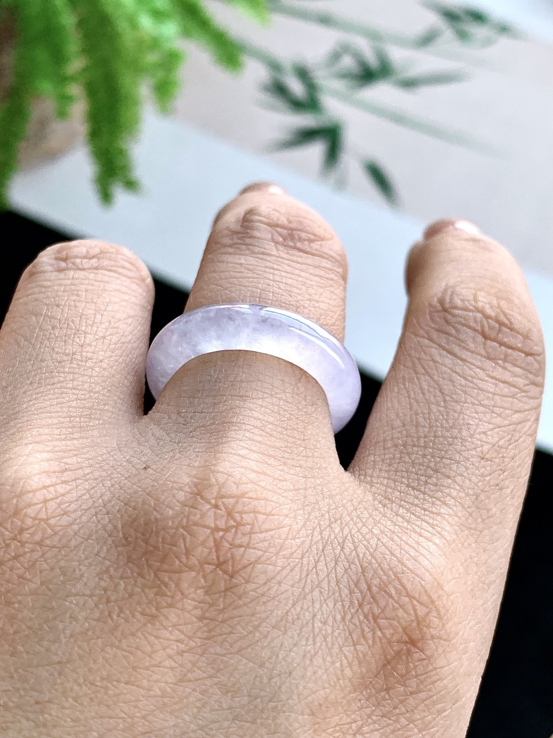 【裸石】️冰紫底戒圈指环 【说明】缅甸 性比高 【尺寸】5.5-3.8 【圈口】14号 【重量】3.7克