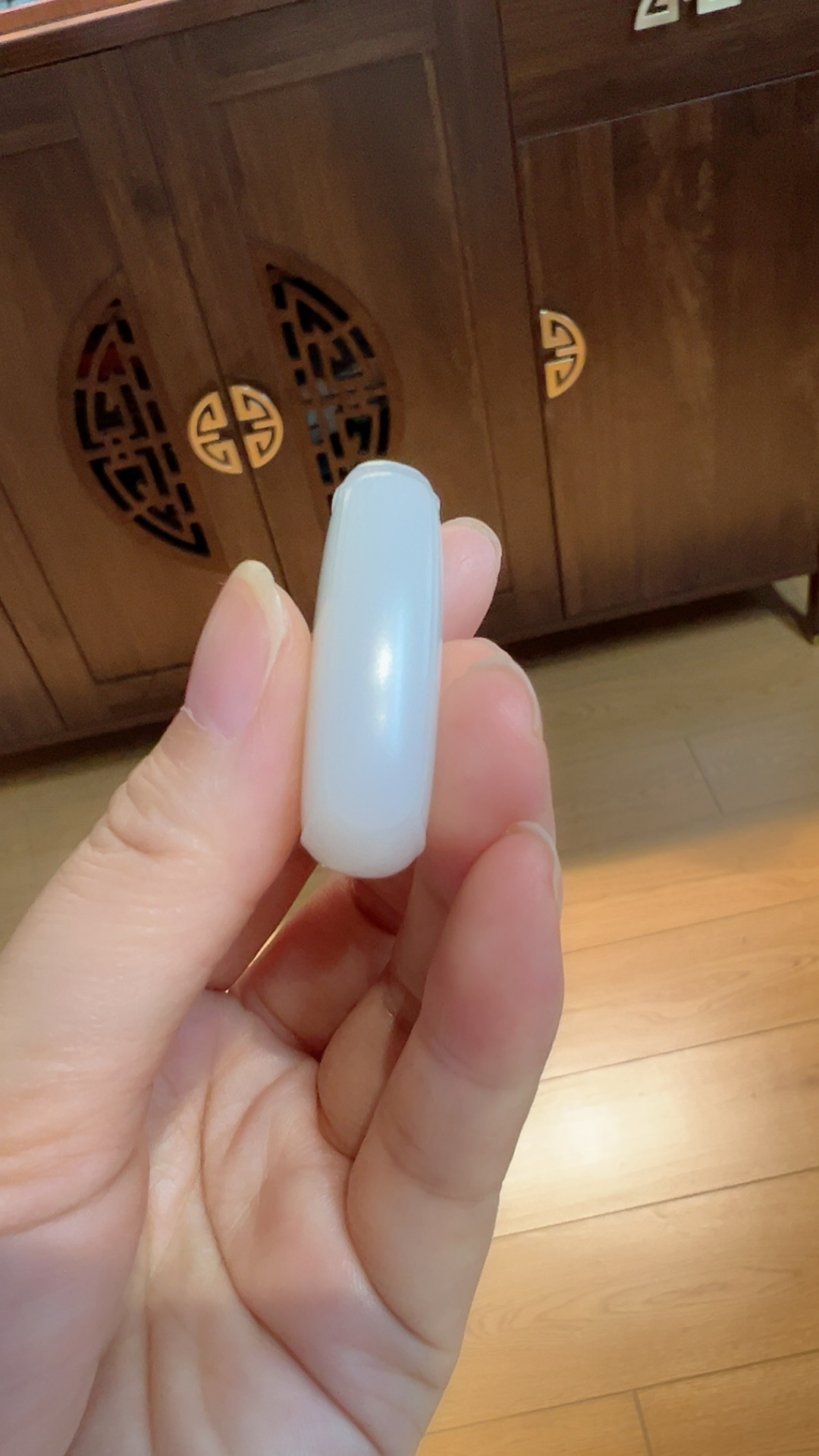 小精品｜平安无事牌
白细油 厚实饱满 牌型佩戴很赞

重22.6克 尺寸40*23*12.6m m
