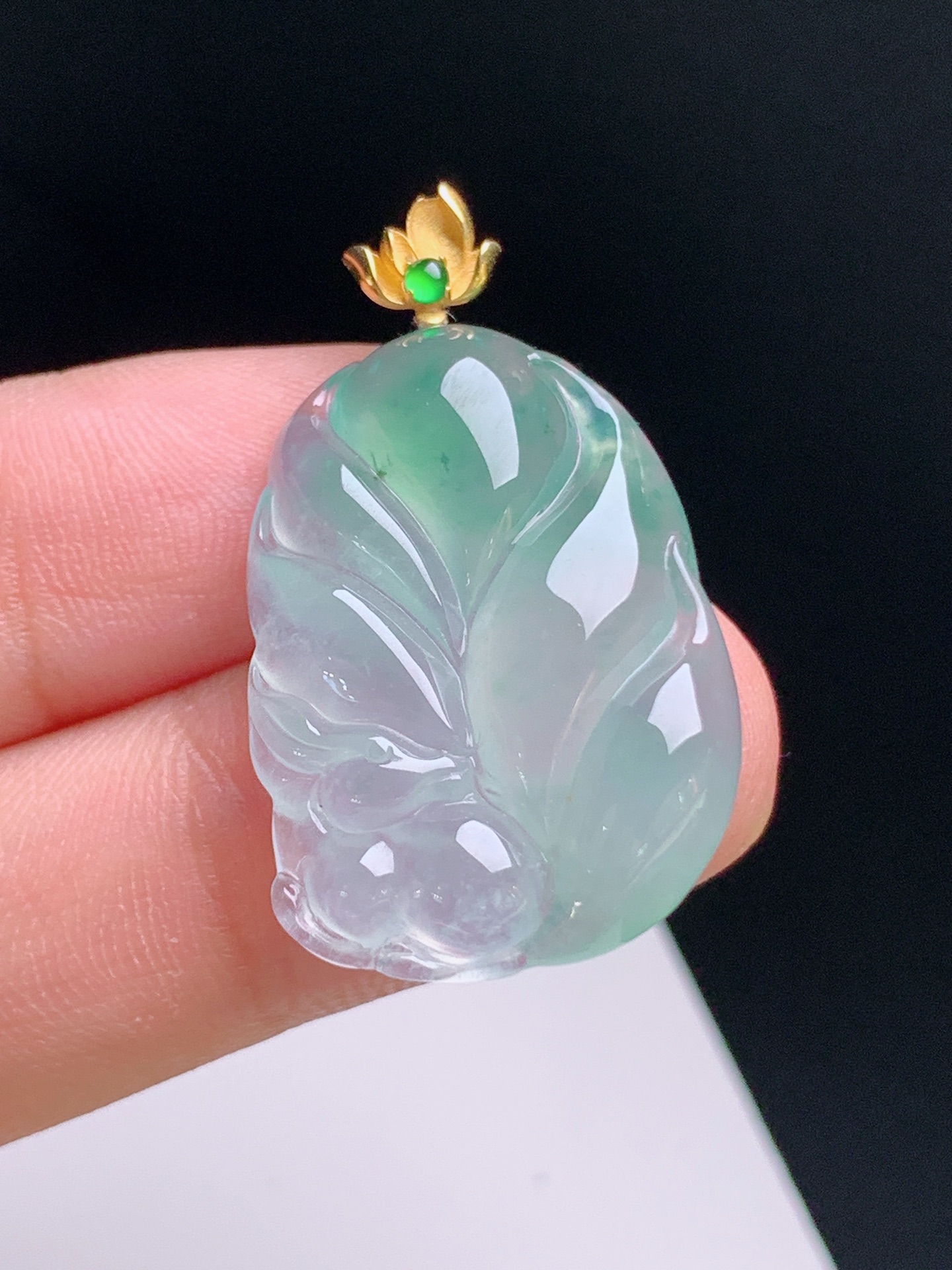 ️ 冰种飘花九尾狐吊坠，冰润起光，色泽清新，线条柔美，裸石26.5-19.1-5.933.8，53