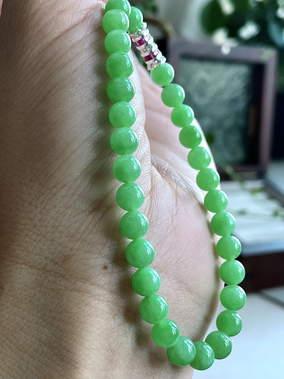 【珠子】阳绿手链圆珠珠子手链 【说明】缅甸 性比高 【尺寸】6mm 【重量】11.2克