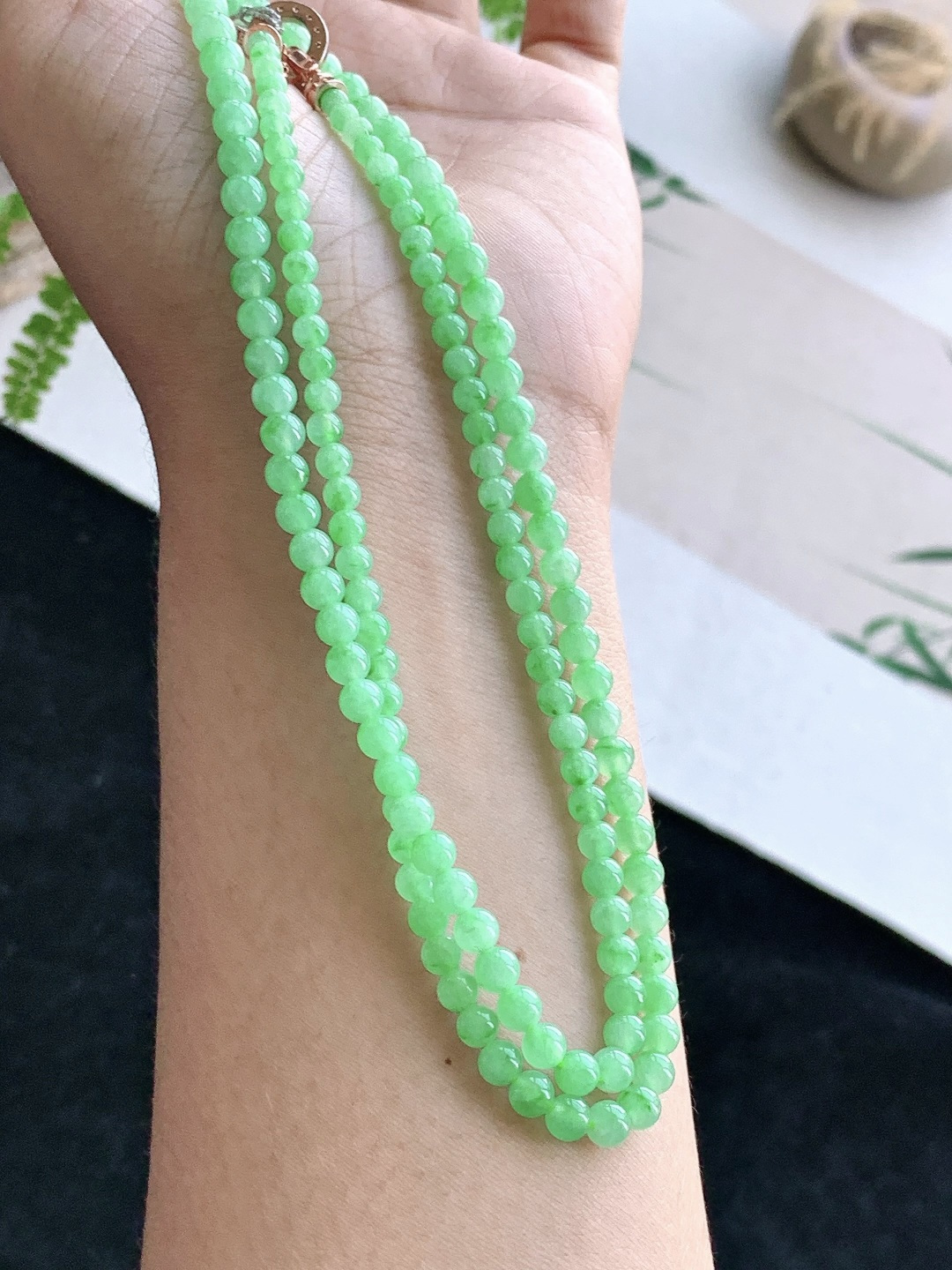 【珠子】️冰甜阳绿项链圆珠项链 【说明】缅甸 性比高 【尺寸】4.3-3.3mm，30cm 【重量