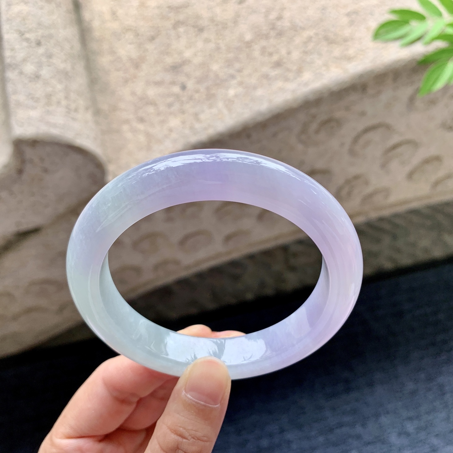 正圈58 59 圈口59.3/12/9.7 编码QX092413 春彩，水润，种老，细腻，无裂