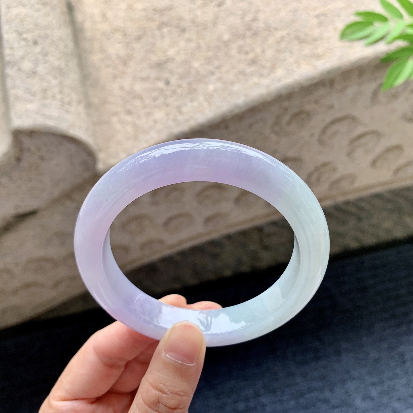 正圈58 59 圈口59.3/12/9.7 编码QX092413 春彩，水润，种老，细腻，无裂