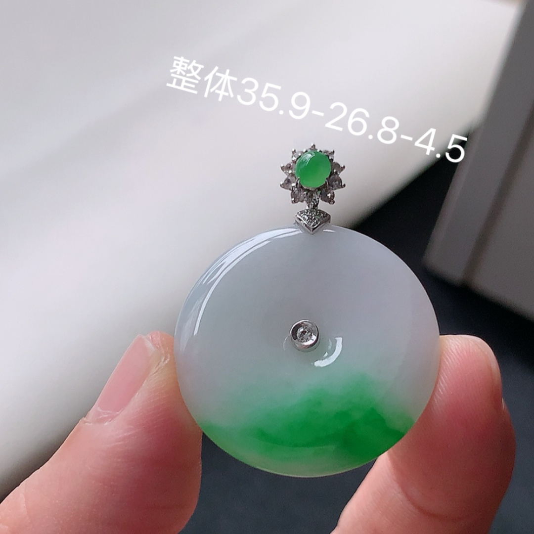 ️ 平安扣吊坠 翠色清新，种老水润细腻，佩戴优雅时尚 货号77704，35.9-26.8-4.5