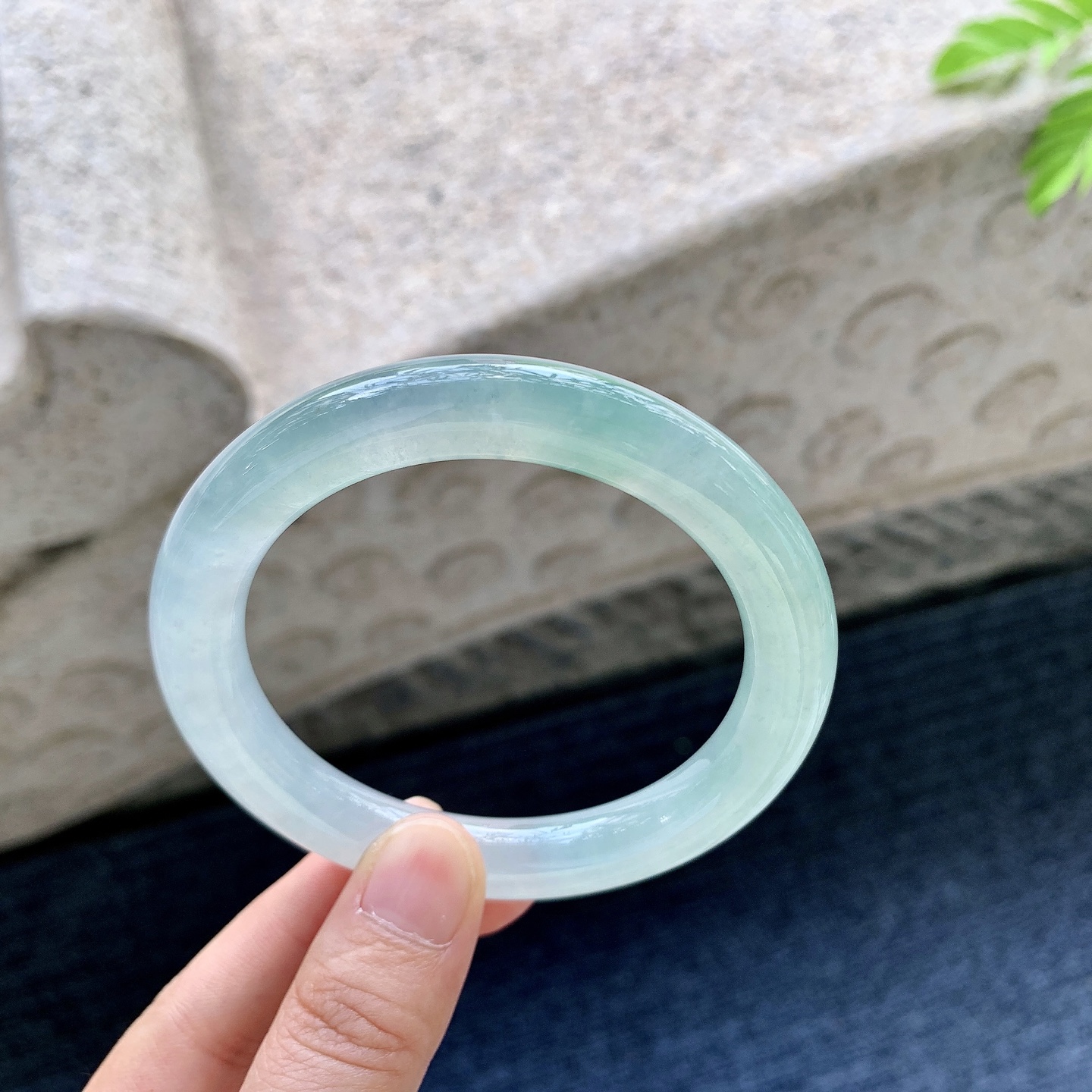 圆条56 57 圈口57.3/9.7/10 编码DW090607 冰糯晴绿，水润，种老，细腻，打灯有棉线