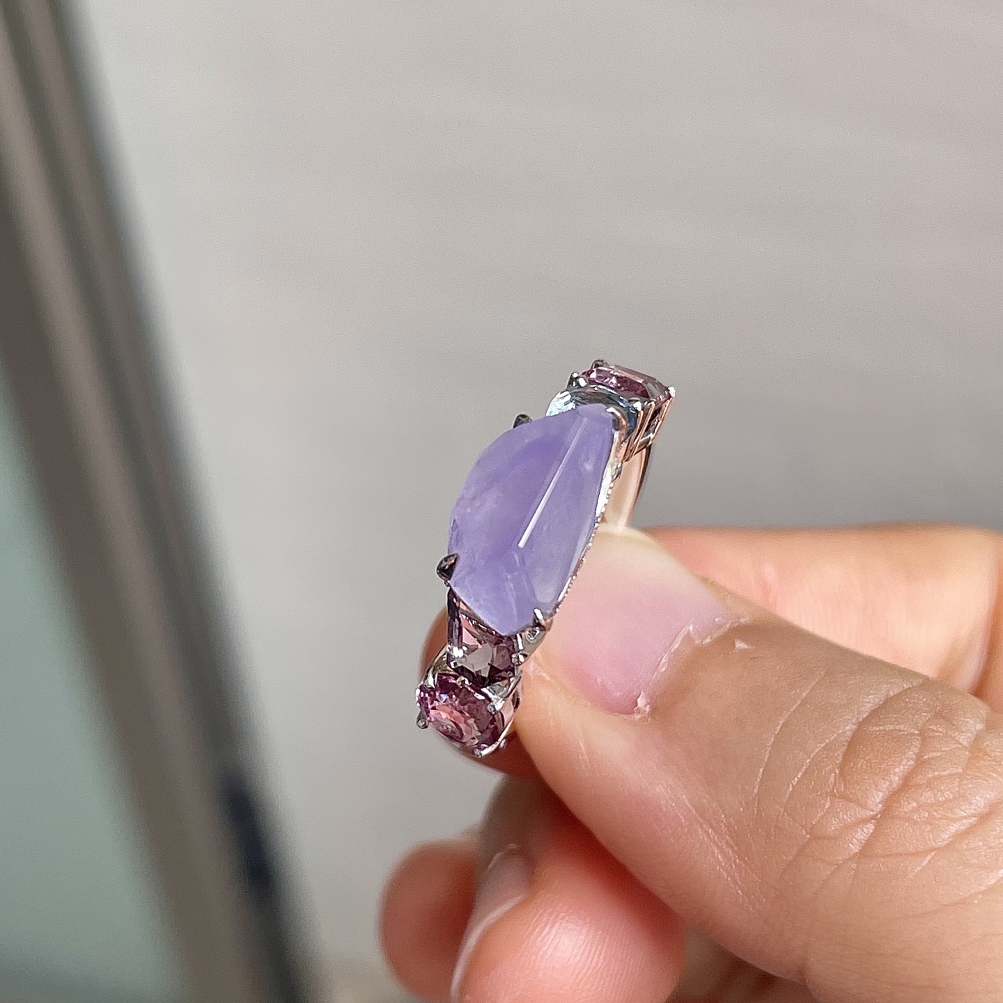 ️缅甸冰种随形戒指，戒指，饱满水润，18k金镶嵌，无裂，裸石尺寸11.6/6.7/6.5编码092