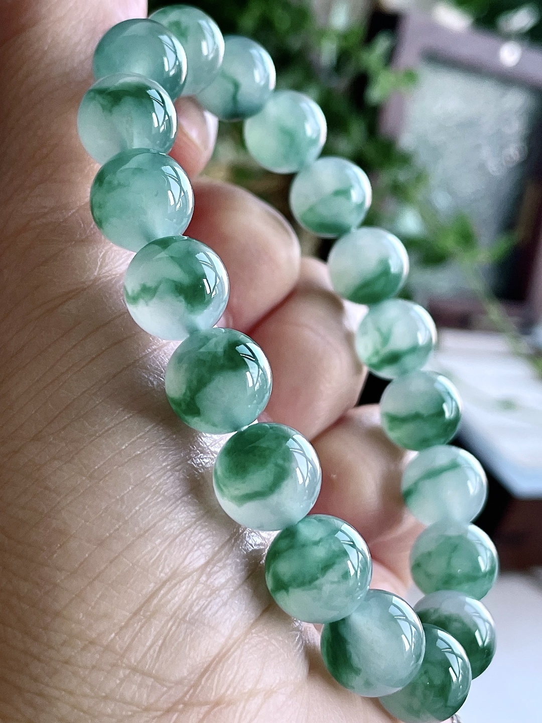 【珠子】冰种飘花手链圆珠珠子手链 【说明】缅甸 性比高 【尺寸】9.8mm 【重量】32.7克