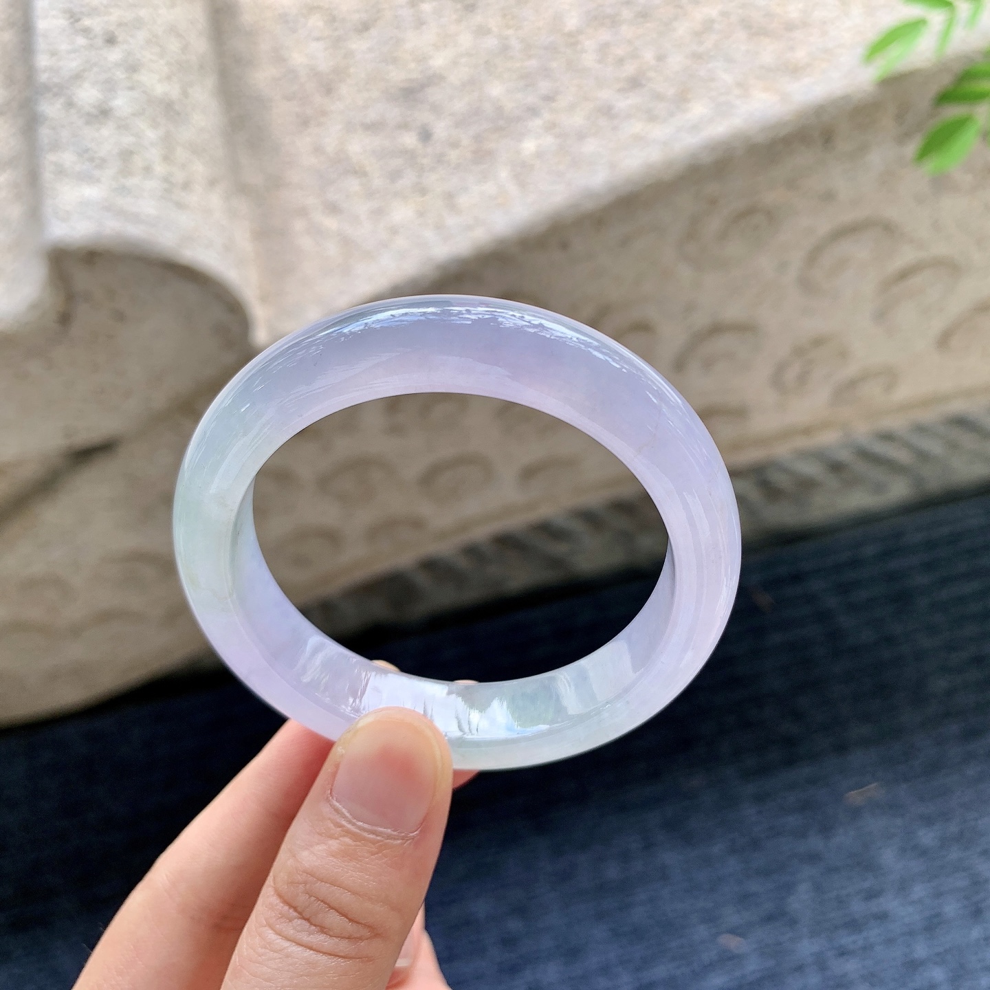 正圈50 51 圈口51.2/11.5/7.8 编码BA093064 冰糯，水润，种老，细腻，打灯有纹线