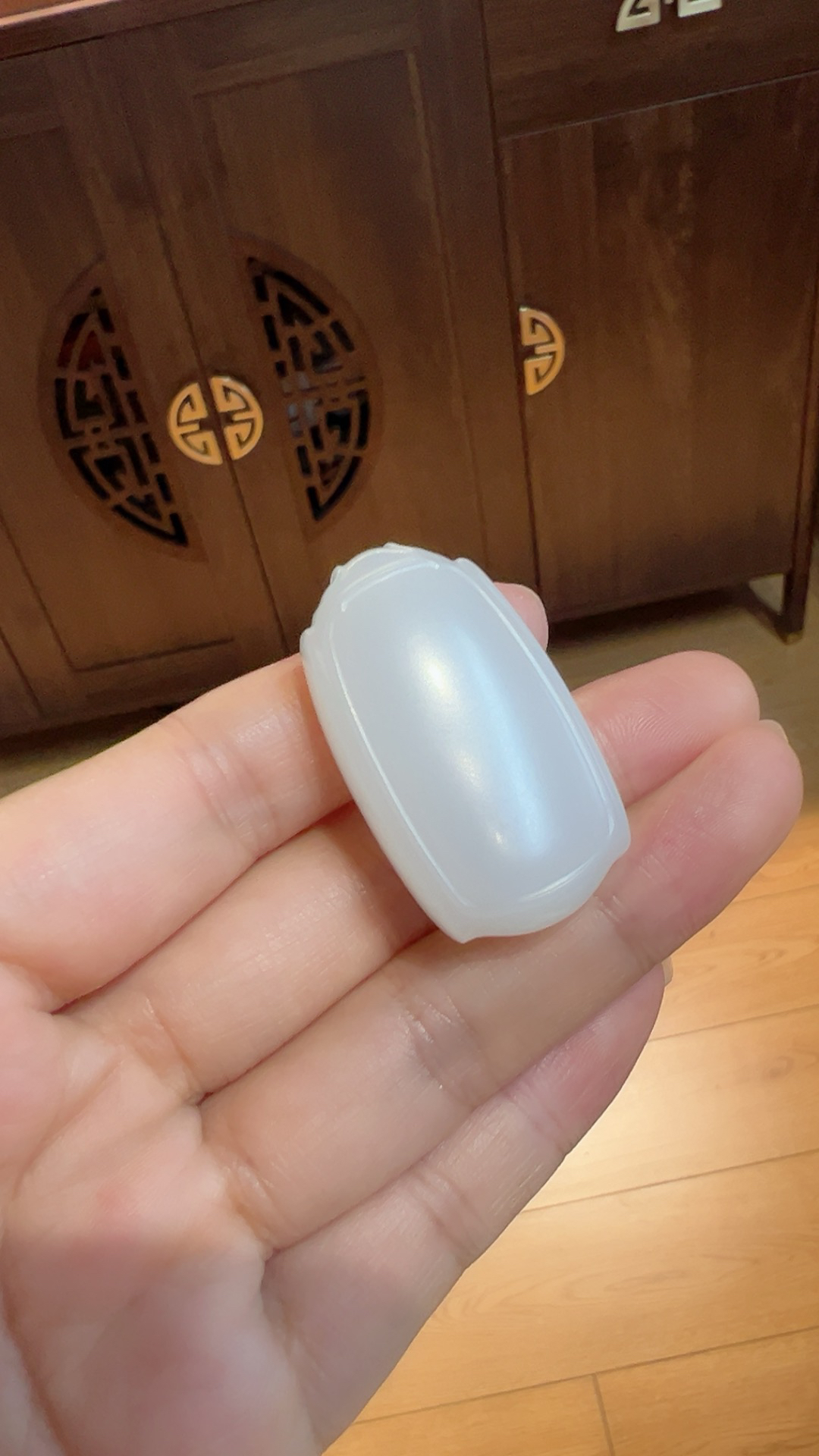 小精品｜平安无事牌
白细油 厚实饱满 牌型佩戴很赞

重22.6克 尺寸40*23*12.6m m